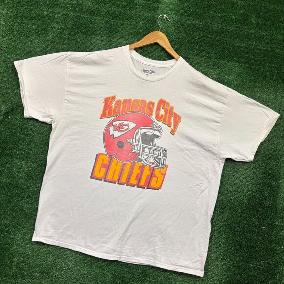 Kansas City Chiefs Helmet T-Shirt Size Extra Large - Picture 3 of 4